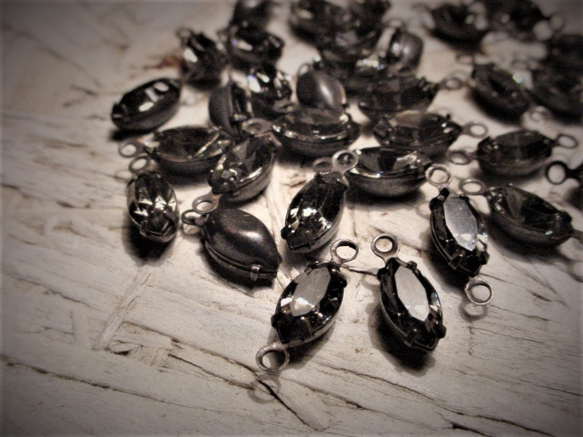 Lot Noir Vintage Black Diamond Swarovski Crystal 1 2 Ring Loop Rhinestone Beads 10/5 mm Navette Marquise Dark Gothic Brass Connectors 11b __etsy:1867905693