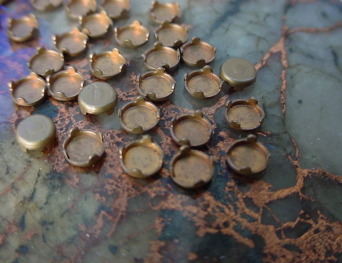 Lot Tiny Old 3mm Round Very Vintage Solid Brass Bezels 4 Prong Cabochon Mounting Setting Low Wall Closed Back Bare Raw Natural Patina W1 __etsy:860434514