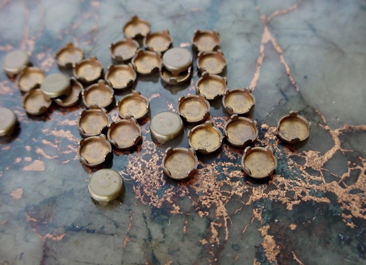 Lot Tiny Old 3mm Round Very Vintage Solid Brass Bezels 4 Prong Cabochon Mounting Setting Low Wall Closed Back Bare Raw Natural Patina W1 __etsy:860199501