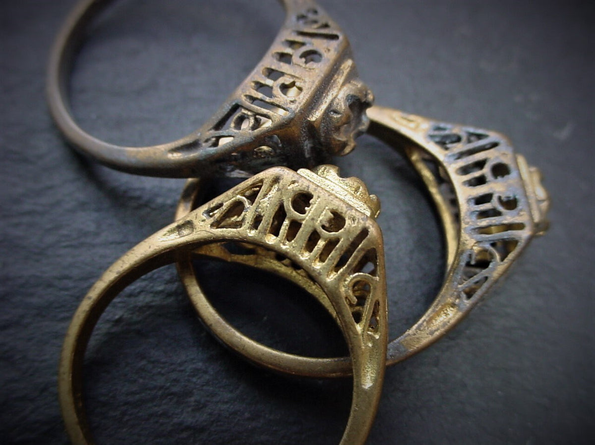 OLD Antique Victorian Filigree Finger Rings Size 9 10 Vintage Brass With Setting For 3mm Cabochon 22pp 23pp Swarovski Crystal Rhinestone NN2 __etsy:2060901713