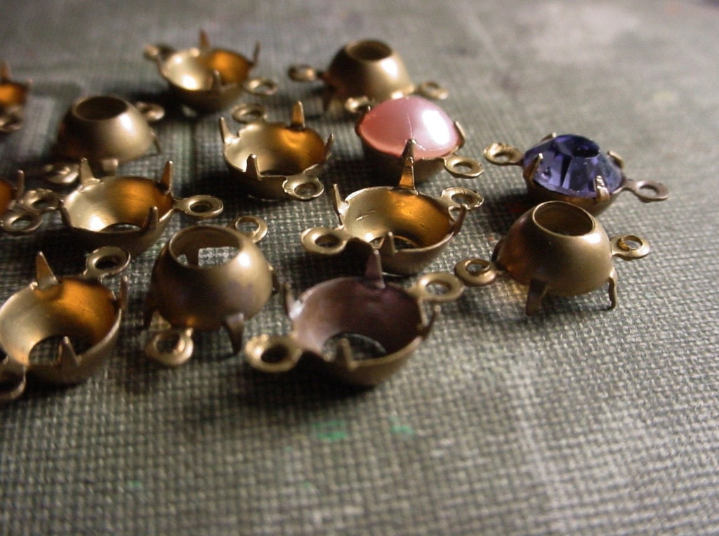 36pc Vintage Brass 29ss Swarovski Crystal Cup Settings 2 Ring Connectors 6mm For Round Pointed Back Chaton Rhinestones Aged Matte Patina 8B __etsy:874371127